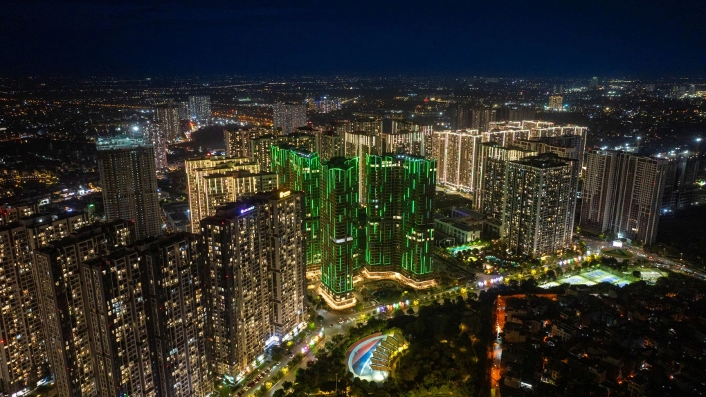 Lumi&egrave;re Evergreen về đ&ecirc;m