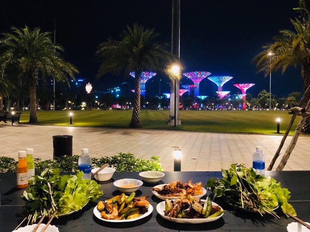 BBQ Garden & khu dã ngoại ven hồ