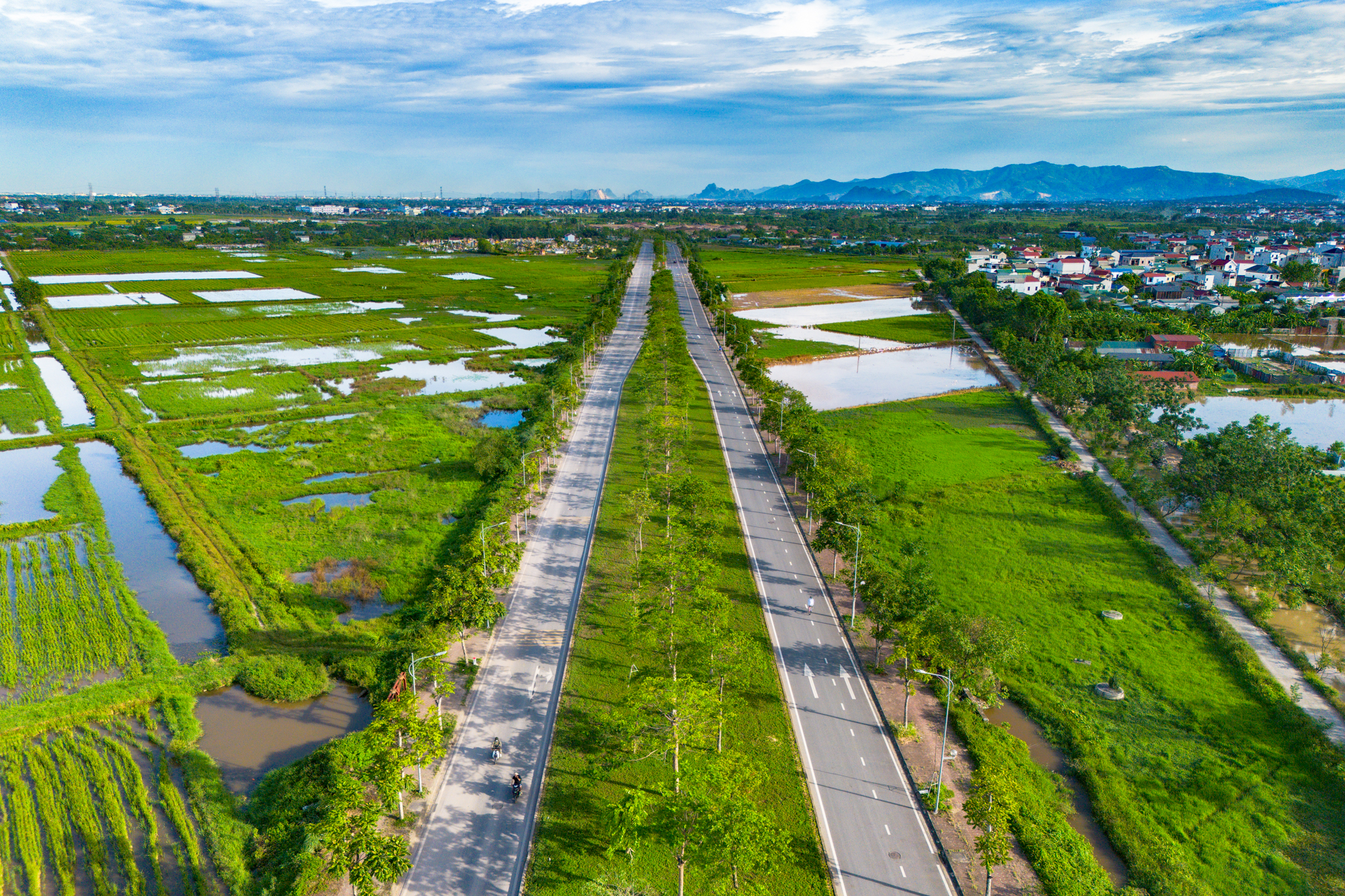 To&agrave;n cảnh khu vực c&aacute;ch trung t&acirc;m 20km sắp c&oacute; 3 đại học lớn quy m&ocirc; h&agrave;ng chục ha chuyển về, nằm s&aacute;t tuyến metro số 5, gi&aacute; đất vượt 100 triệu/m2 - Ảnh 3.