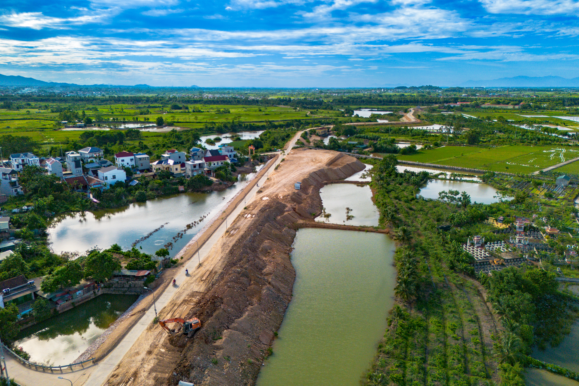 To&agrave;n cảnh khu vực c&aacute;ch trung t&acirc;m 20km sắp c&oacute; 3 đại học lớn quy m&ocirc; h&agrave;ng chục ha chuyển về, nằm s&aacute;t tuyến metro số 5, gi&aacute; đất vượt 100 triệu/m2 - Ảnh 7.