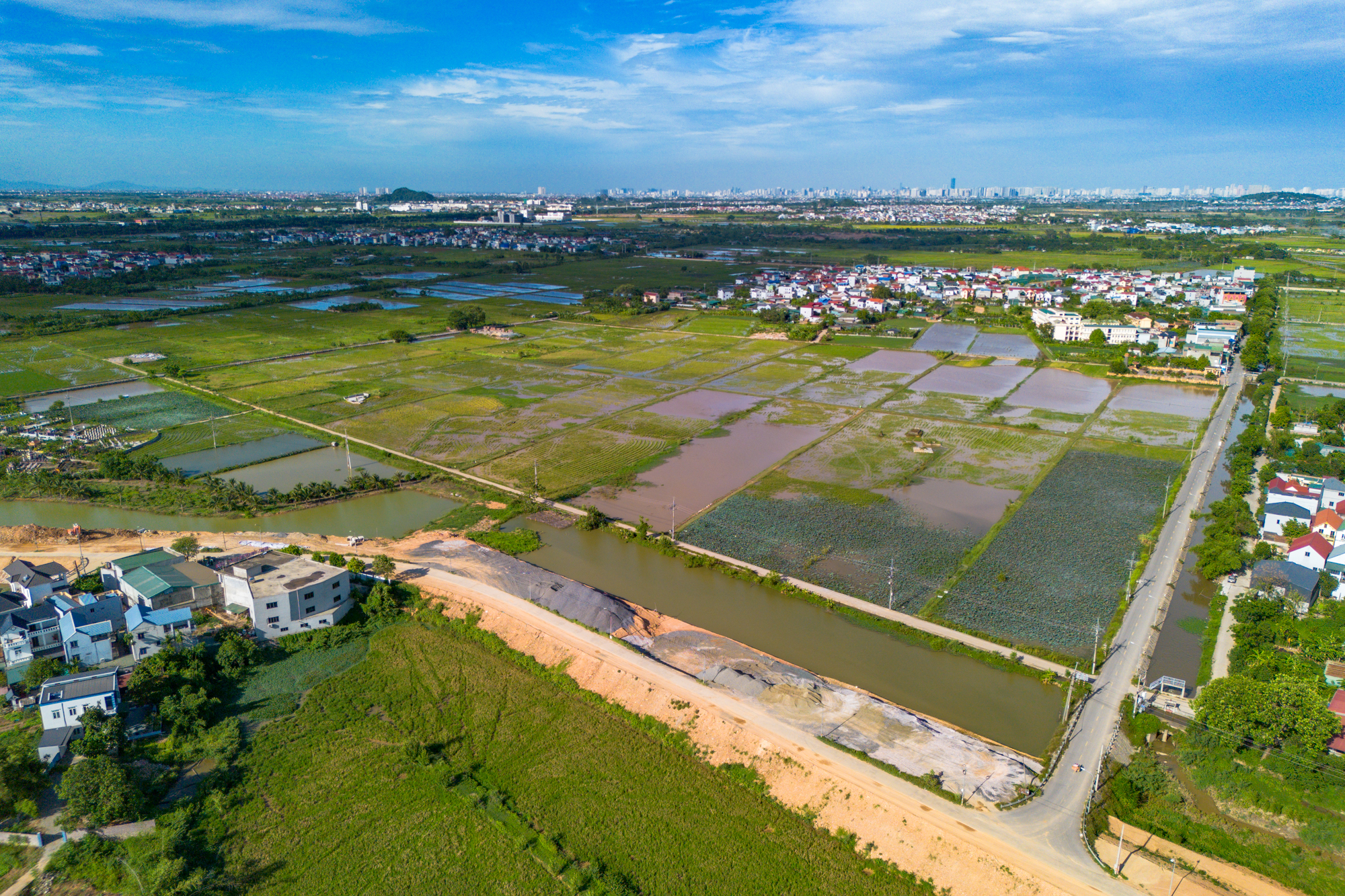 To&agrave;n cảnh khu vực c&aacute;ch trung t&acirc;m 20km sắp c&oacute; 3 đại học lớn quy m&ocirc; h&agrave;ng chục ha chuyển về, nằm s&aacute;t tuyến metro số 5, gi&aacute; đất vượt 100 triệu/m2 - Ảnh 6.