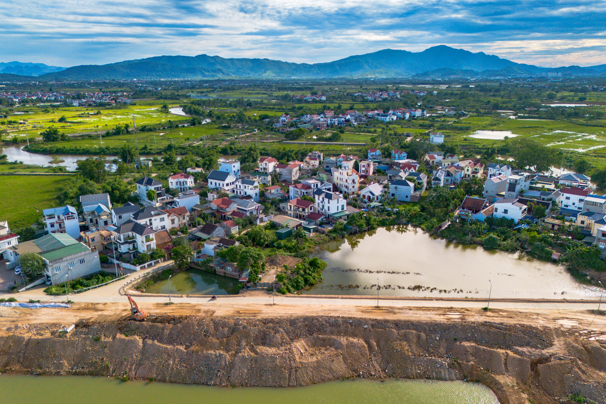 To&agrave;n cảnh khu vực c&aacute;ch trung t&acirc;m 20km sắp c&oacute; 3 đại học lớn quy m&ocirc; h&agrave;ng chục ha chuyển về, nằm s&aacute;t tuyến metro số 5, gi&aacute; đất vượt 100 triệu/m2 - Ảnh 11.