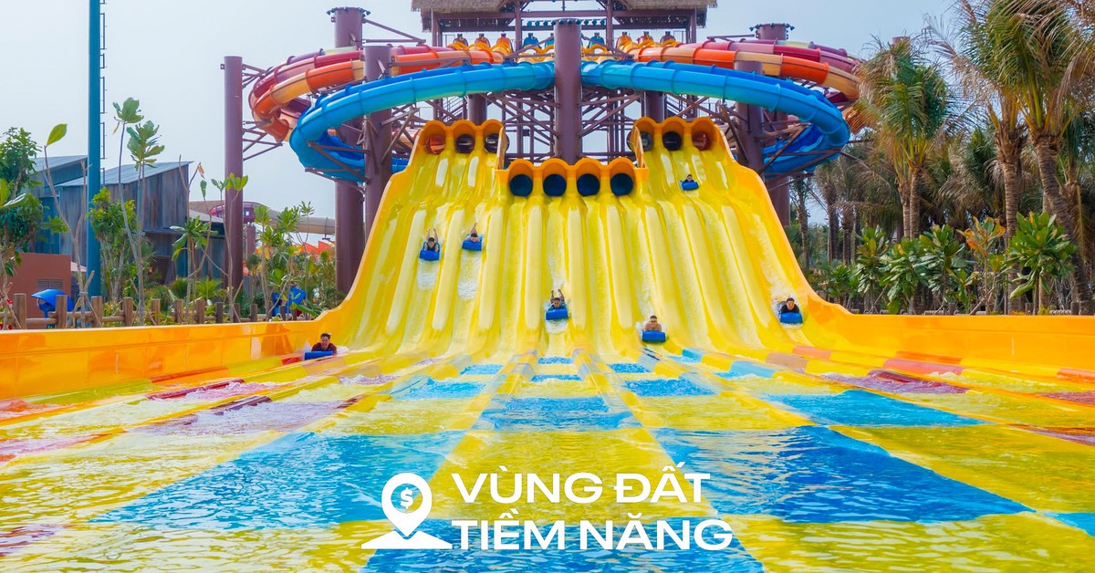 Ngắm 10 làn trượt nước dài hơn 1.000 m tạo nên kỷ lục thế giới trong công viên có 10.000 cây dừa ở TP.HCM