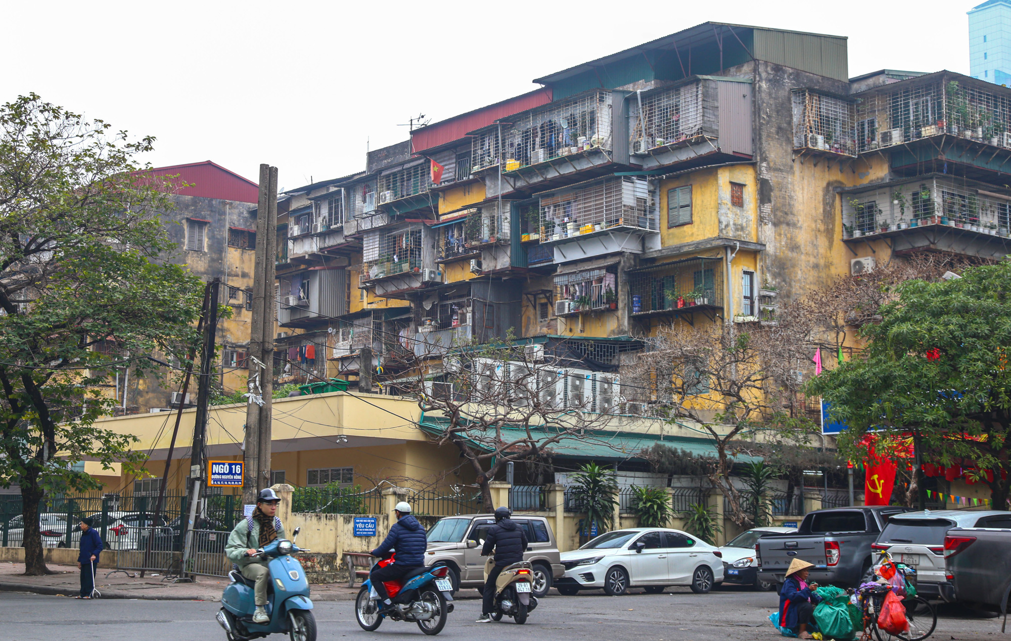 Từ khu tập thể chật chội đến đại đô thị hàng trăm ha: lịch sử căn hộ ở Việt Nam đã trải qua những gì?  - Ảnh 4.