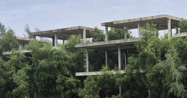 Những dự &aacute;n nghỉ dưỡng 'trơ khung' b&ecirc;n cung đường ven biển Hồ Tr&agrave;m