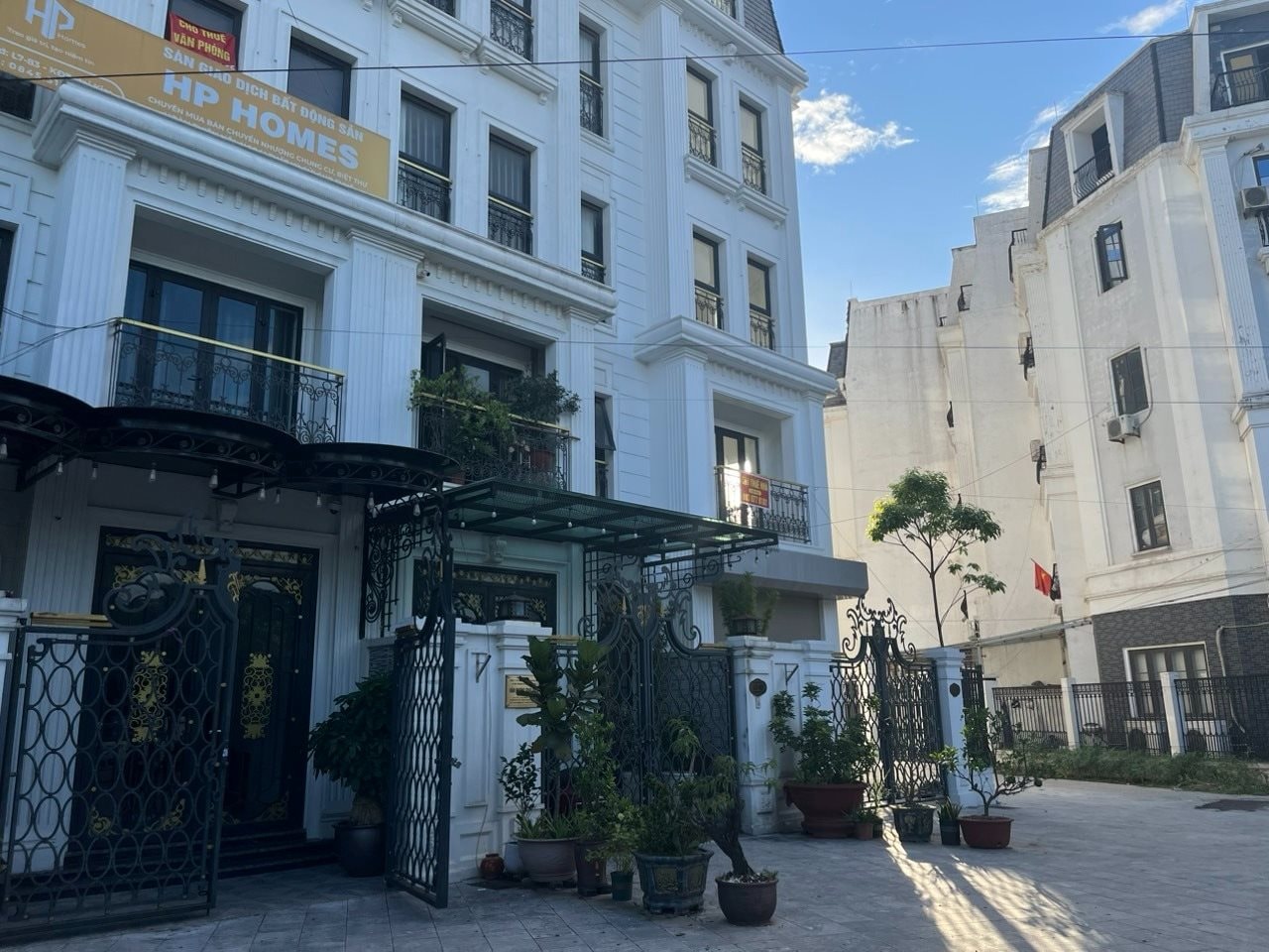 GIÁ NHÀ TRONG NGÕ HÀ NỘI NHIỀU NƠI HƠN 220 TRIỆU ĐỒNG/M2, CAO NGANG NGỬA GIÁ BIỆT THỰ, LIỀN KỀ KHU ĐÔ THỊ