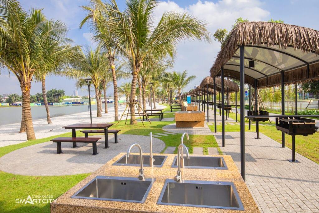 Beach Club & khu BBQ ven hồ